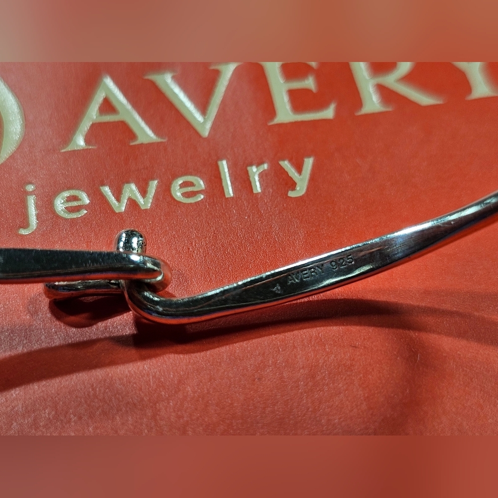 James Avery Sterling Hammered Hook on Bracelet - Picture 3 of 5